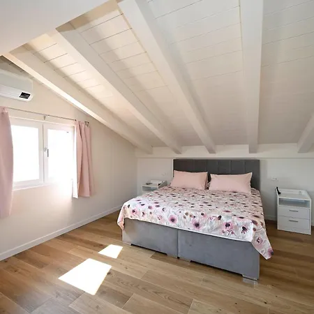 Hébergement de vacances Rebecca's House *